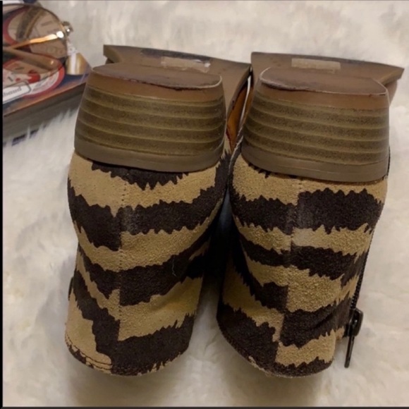 dolce vita cognac back print booties size 5.5 - Picture 5 of 6